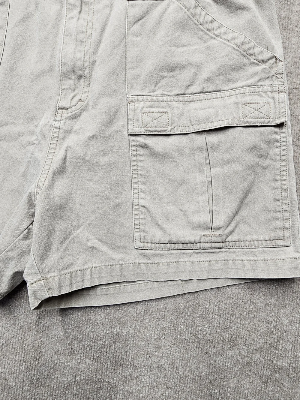 Y2K Cabela’s Men’s Cargo Shorts Size 40 Khaki Short Inseam Elastic Waist